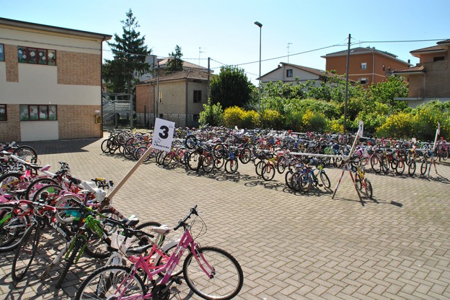 a scuola in bici