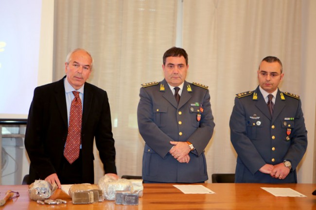 Da sinistra il procuratore Giovanni Giorgio, e i colonnelli Paolo Papetti (comandante provinciale della guardia di finanza) e Gianluca Ferraro, all'epoca comandante del Nucleo di polizia tributaria) nel corso della conferenza stampa sull'operazione Bagheera