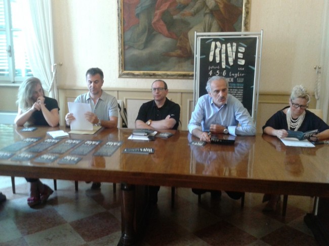 Da sinistra la Presidente dei TdC Rosetta Martellini, il direttore artistico di Rive Giorgio Felicetti, il sindaco Tommaso Corvatta , l'assessore al turismo e cultura Giulio Silenzi e l'assessore all'ambiente Cristiana Cecchetti