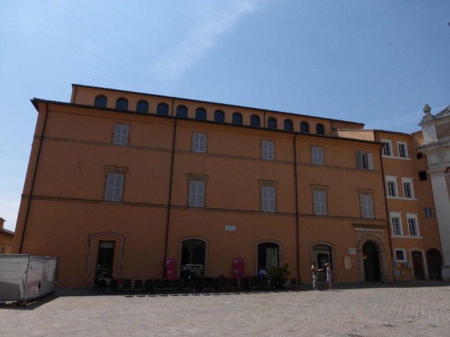 La-biblioteca-Mozzi-Borgetti-vista-da-fuori