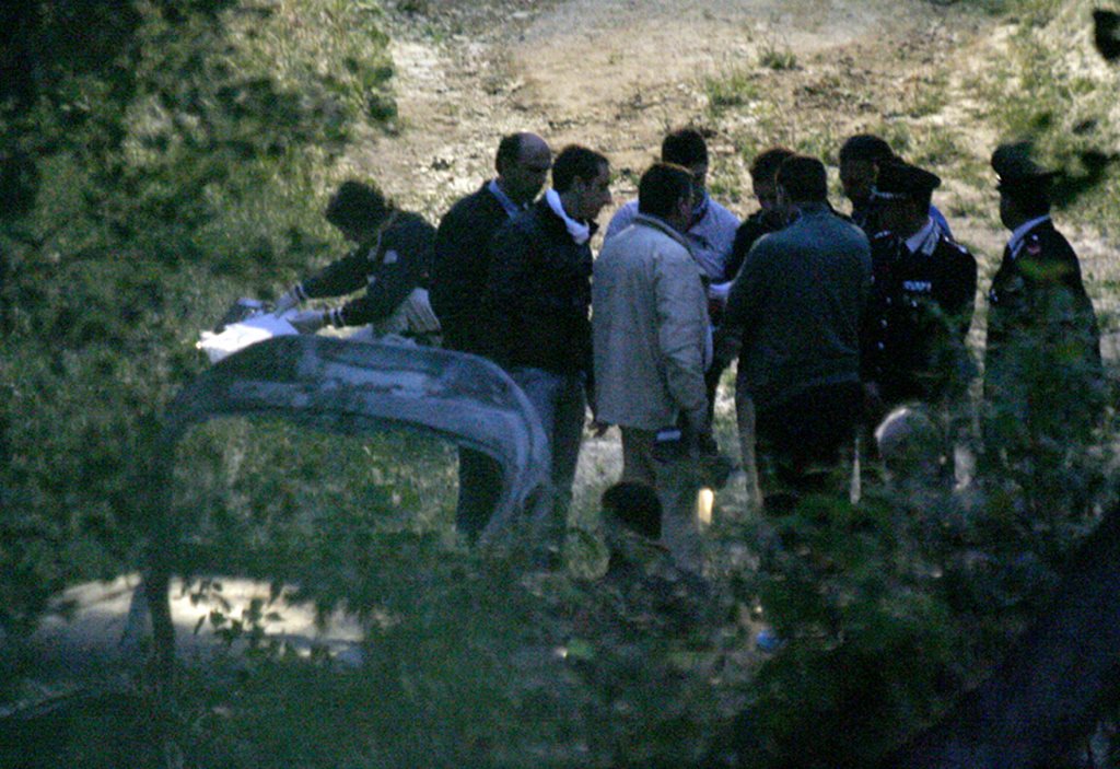 DUPLICE OMICIDIO SI CINGOLI - Il sopralluogo dei carabinieri sul luogo del delitto