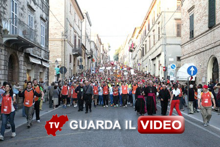 guarda_video_2Arrivo_Pellegrinaggio_Macerata-Loreto_2014-28-450x300