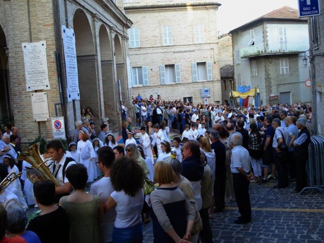 infiorata_corpus_domini_monte_san_giusto (5)