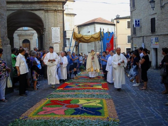 infiorata_corpus_domini_monte_san_giusto (8)