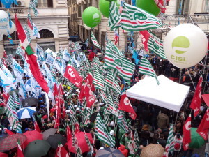 Bandiere-Cgil-Cisl-Uil-300x225
