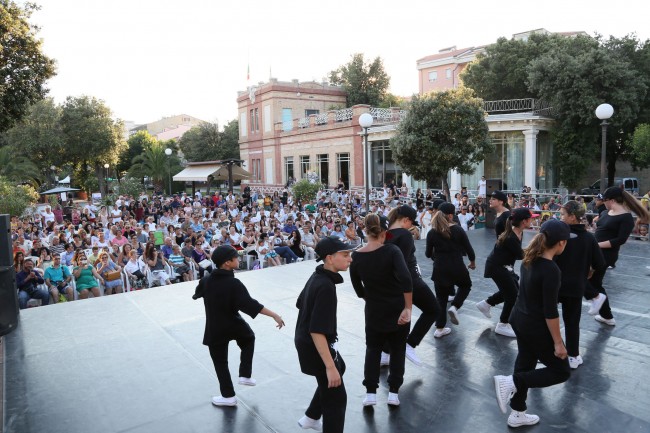 civitanova danza copyright Luigi Gasparroni 0961 (2)