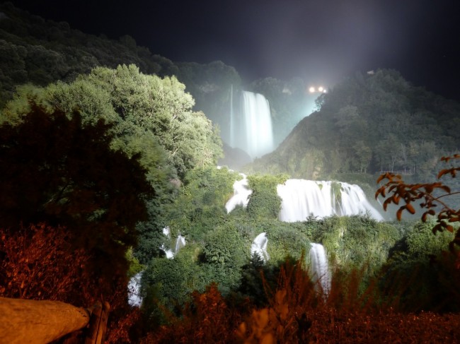 Cascata delle Marmore (visita notturna) - di Caterina e Leonardo Seri