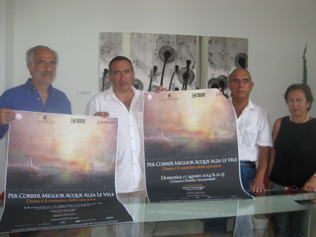 Nella foto da sinistra l'assessore alla cultura Giulio Silenzi, Francesco Sagripanti e Domenico Bartolini dell'associazione dantesca e la dirigente Maria Palazzetti