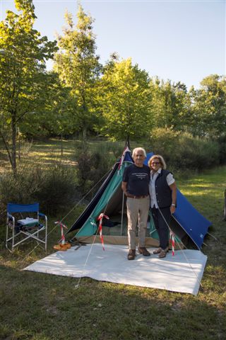 Il consigliere Ivano Tacconi e la moglie Marisa a San Fortunato di Matelica, sul Monte San Vicino