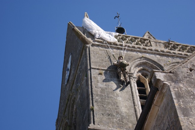 Viaggio in Normandia sui luoghi dello sbarco Saint Mére Eglise Mario Miliozzi e Franca Patuelli