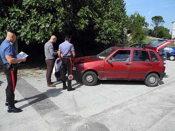 Auto Rubata per rapina Banca (3)
