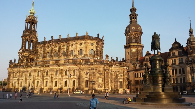 Visione della piazza antistante il Teatro Semperoper - Dresda, Andrea e Carla Pazzaglia