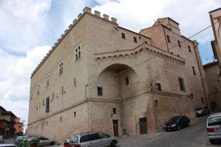 Il palazzo municipale di Monte San Giusto