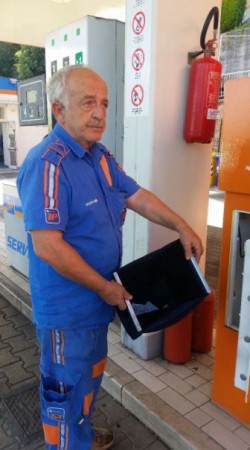 Vincenzo Apicella, gestore del distributore Ip di via Roma