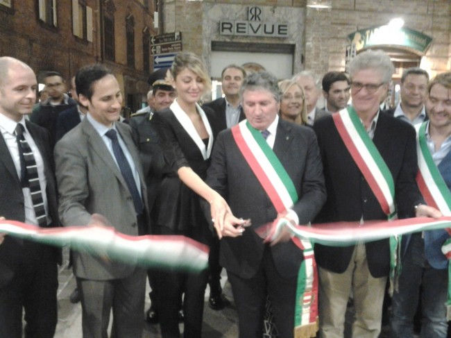 Il taglio del nastro
