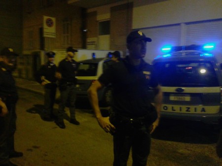 polizia notte locali (2)