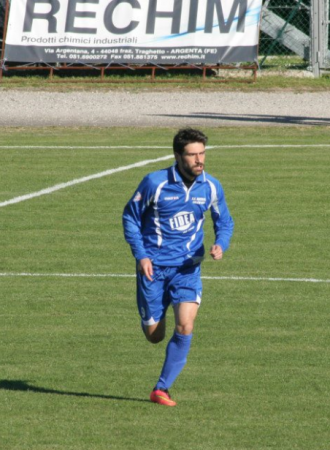 L'attaccante del Matelica Cristian Pazzi
