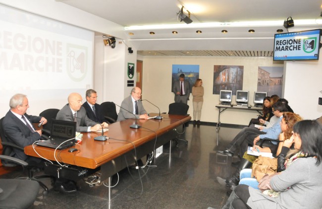consegna pc a scuole (1)