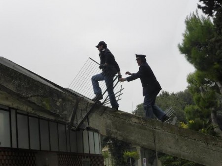 Un controllo della polizia all'ex fiera