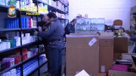 sequestro cosmetici finanza (3)