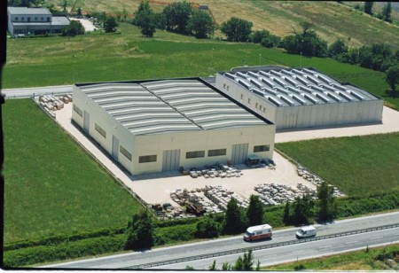 Lo stabilimento tolentinate di Craglia Marmi