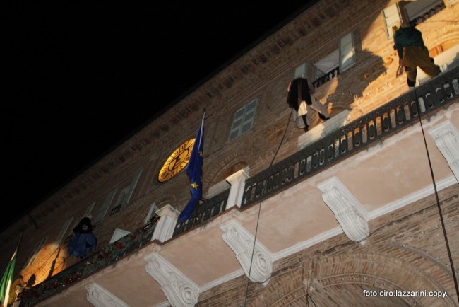 Befana Civitanova 3 balcone