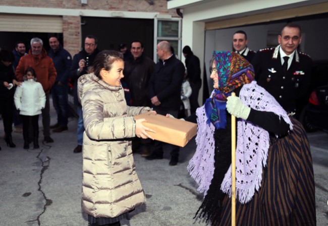 Carabinieri - Befana (5)