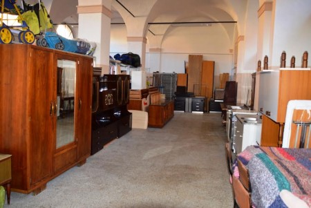 Emporio Riuso San Severino interno