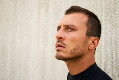 L'irriverente comico Giorgio Montanini
