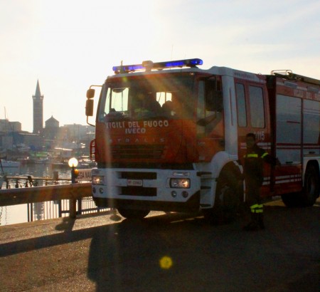 Vigili del fuoco al molo