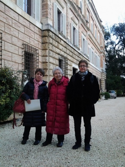 Helga Feldner in visita a Villa Bandini con sua nipote Laura e Giovanna Salvucci dell'ANPI di Urbisaglia