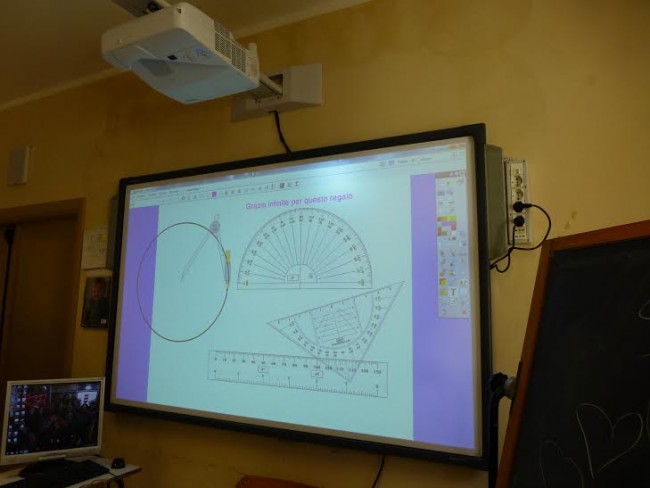 La lavagna luminosa vinta dalla scuola di Visso