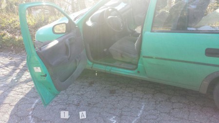 L'auto di Apicella dopo la rapina