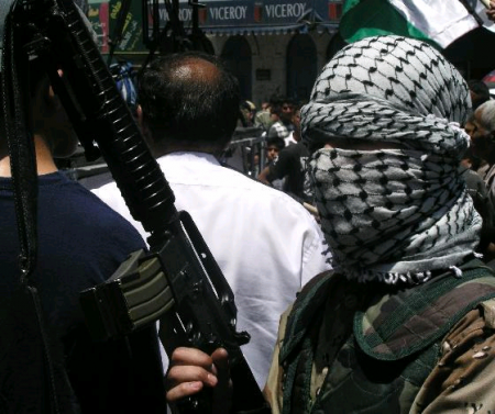 Un terrorista (foto d'archivio)