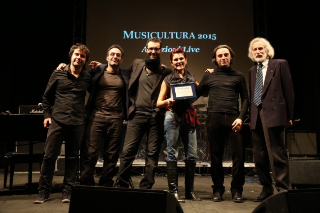 FLO + PREMIO