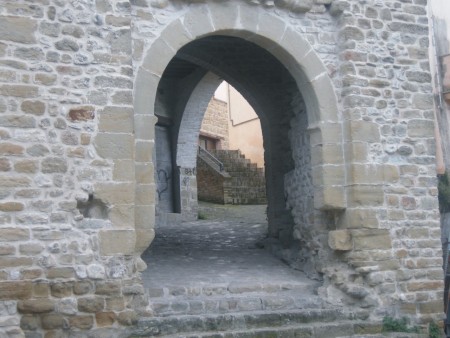 La trecentesca "Portarella" di Camporotondo di Fiastrone