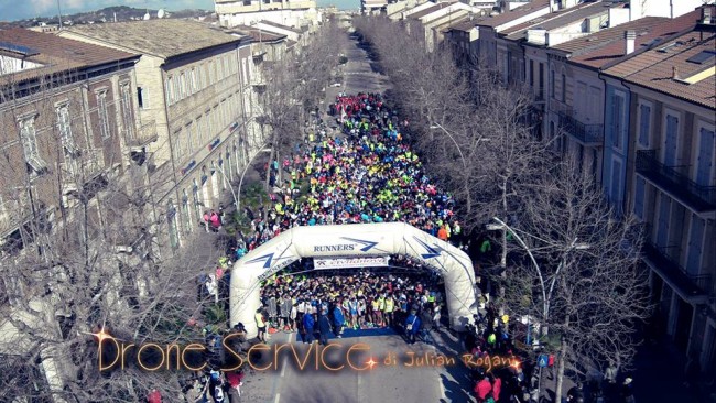 L'immagine della Stracivitanova nell'inquadratura col drone di Julian Rogani