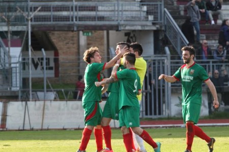 La gioia del Corridonia per la vittoria sul Tolentino