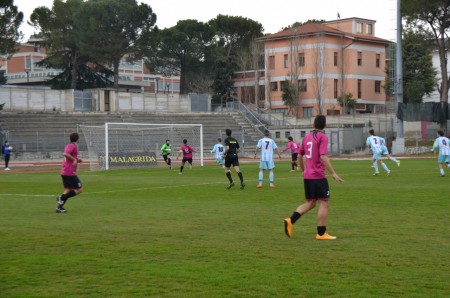 Una fase di gioco di Tolentino - Grottammare
