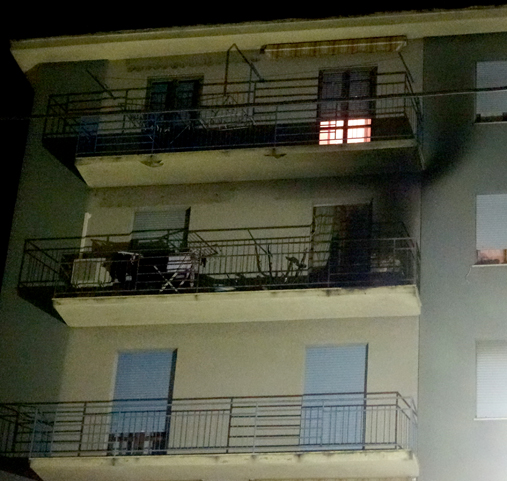 L'incendio in via Severini a Macerata