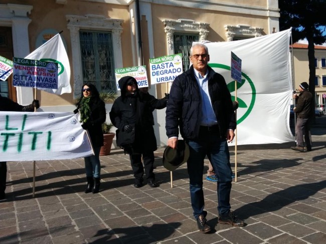 Luigi-Zura-Puntaroni-alla-manifestazione.