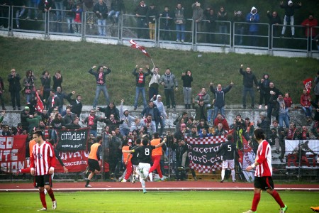 La gioia dei biancorossi dopo il gol del pareggio contro il Matelica