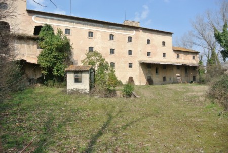 Il mulino Ciccolini a Piediripa è oggetto di un’ipotesi di recupero nella periferia maceratese da parte degli studenti del Liceo Artistico