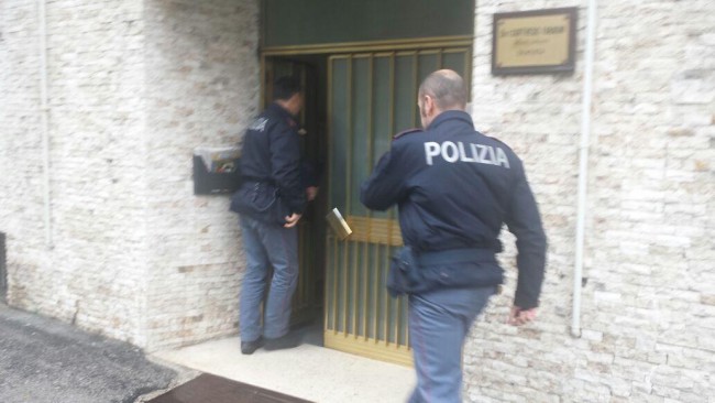 La polizia in via Manzoni per la morte dell'anziana