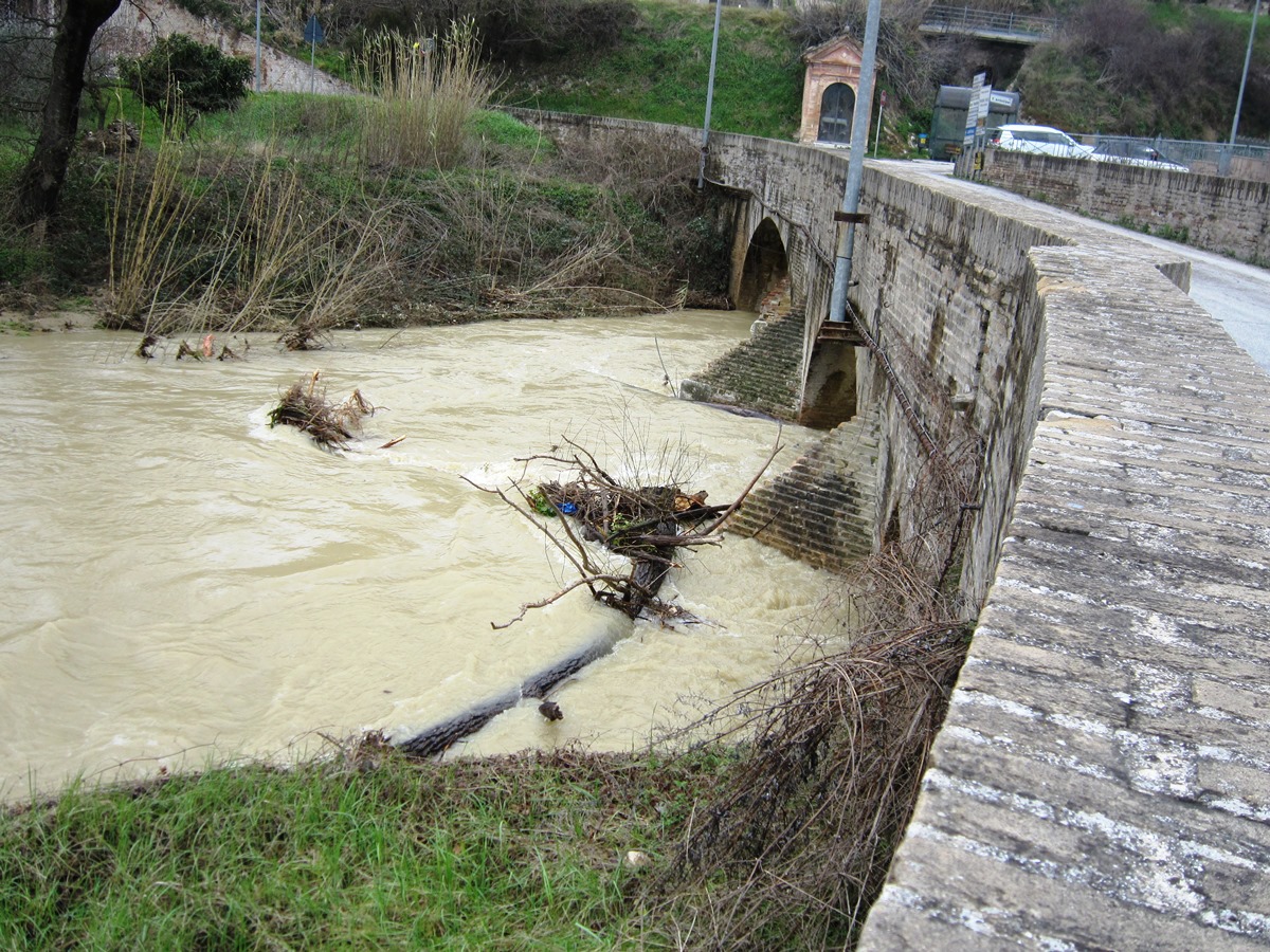 Il fiume Potenza a San Severino