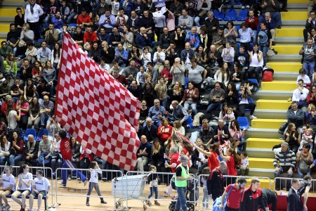 La tifoseria della Lube al Pala Civitanova