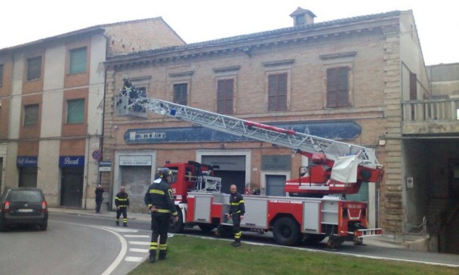 Vigili del fuoco Macerata, intervento via Trento 2