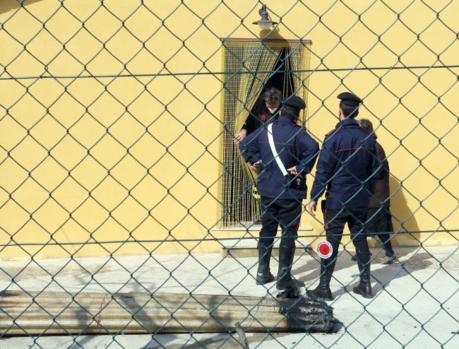 Vigili del fuoco incendio contrada santo stefano macerata (6)