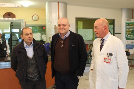 da sinistra il sindaco Tommaso Corvatta, Pierluigi Gigliucci direttore area vasta 3 e Massimo Palazzo direttore dell'ospedale