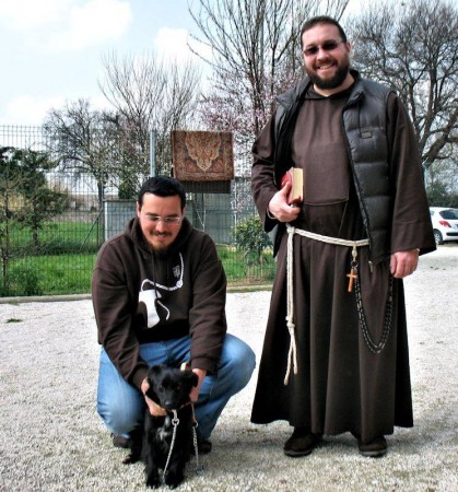 frati e cagnolini